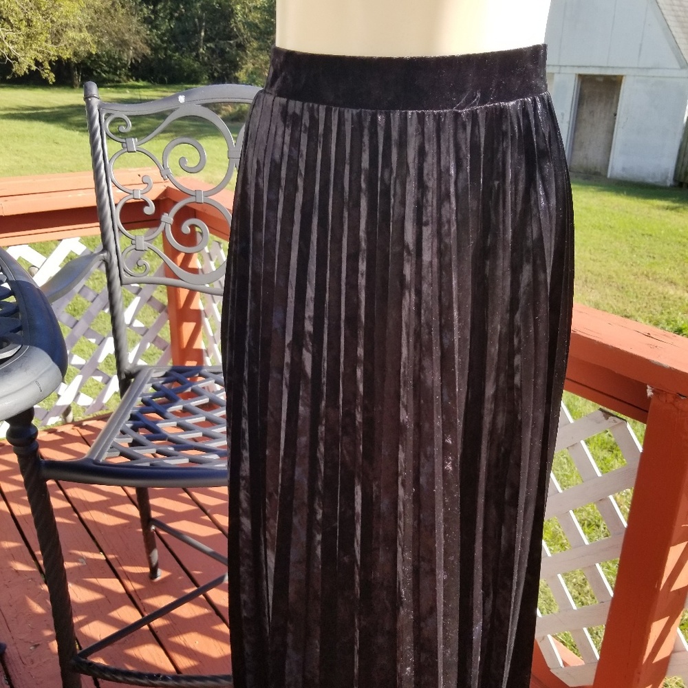 Long velvet skirt